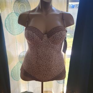 Convertible shaping bodysuit
